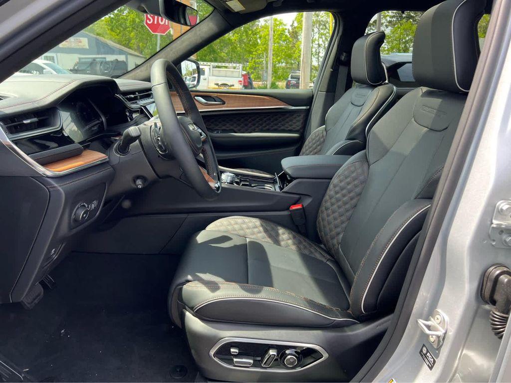 new 2025 Jeep Grand Cherokee car, priced at $65,475