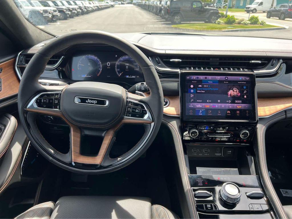 new 2025 Jeep Grand Cherokee car, priced at $65,475