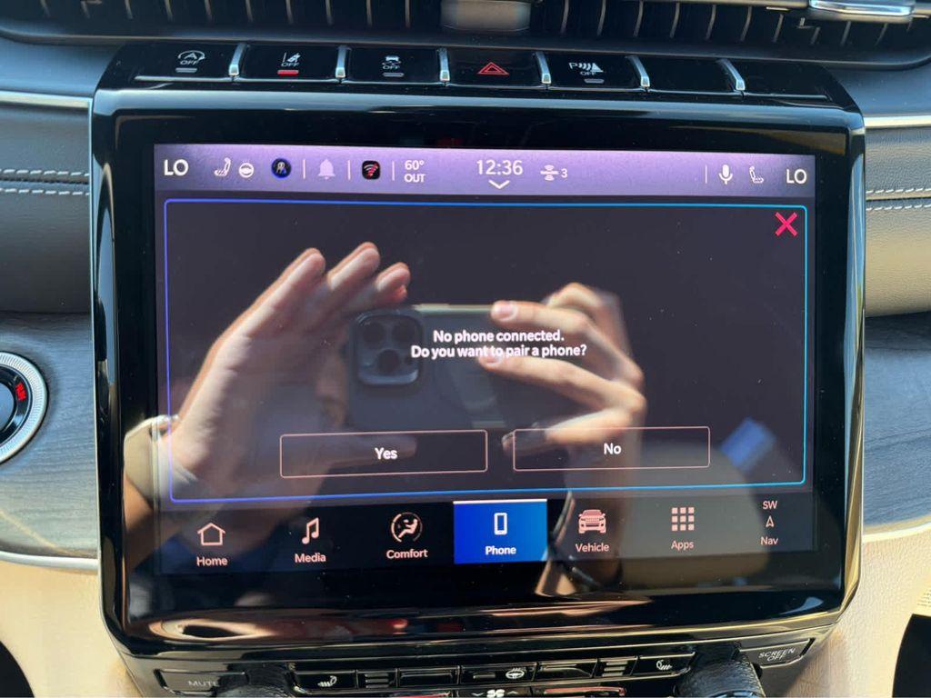 new 2025 Jeep Grand Cherokee car, priced at $44,250