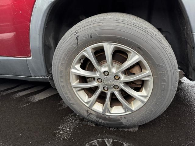 used 2019 Jeep Cherokee car, priced at $18,975