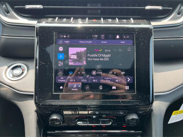 used 2025 Jeep Grand Cherokee car, priced at $38,975