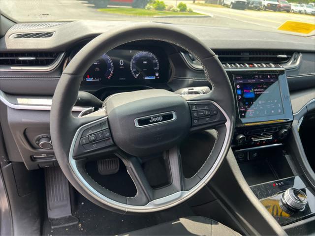 used 2025 Jeep Grand Cherokee car, priced at $38,975