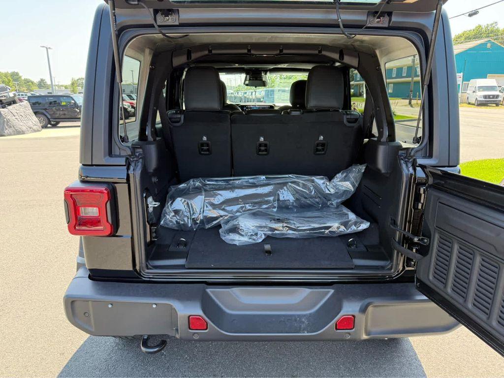 new 2025 Jeep Wrangler car, priced at $51,275