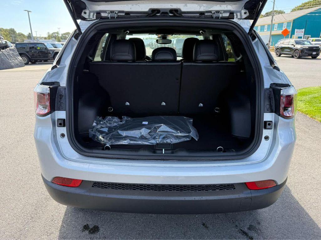 new 2026 Jeep Compass car, priced at $32,000