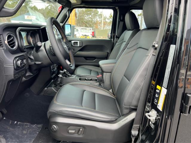 new 2025 Jeep Gladiator car, priced at $52,575