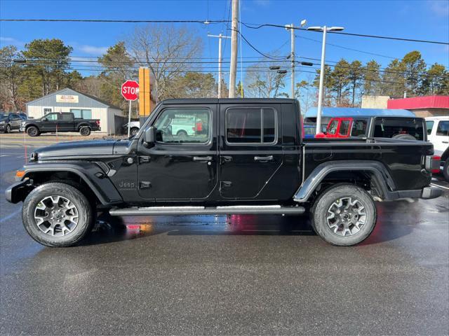 new 2025 Jeep Gladiator car, priced at $52,422