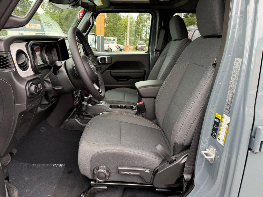 new 2025 Jeep Wrangler car, priced at $50,075