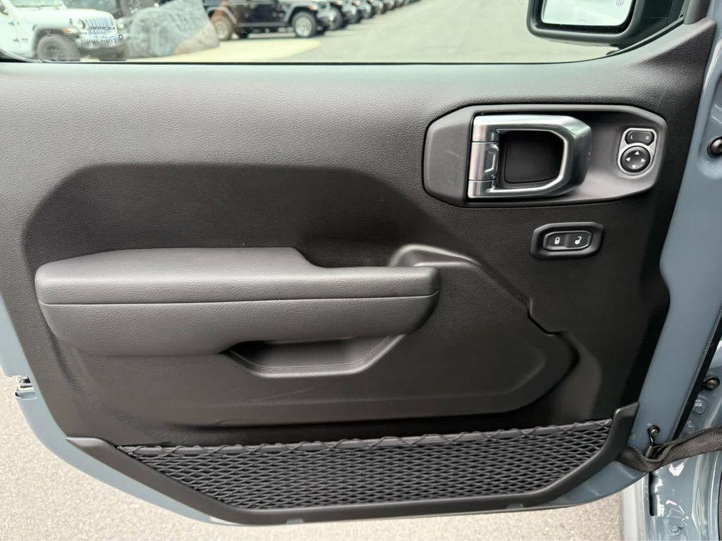 new 2025 Jeep Wrangler car, priced at $50,075