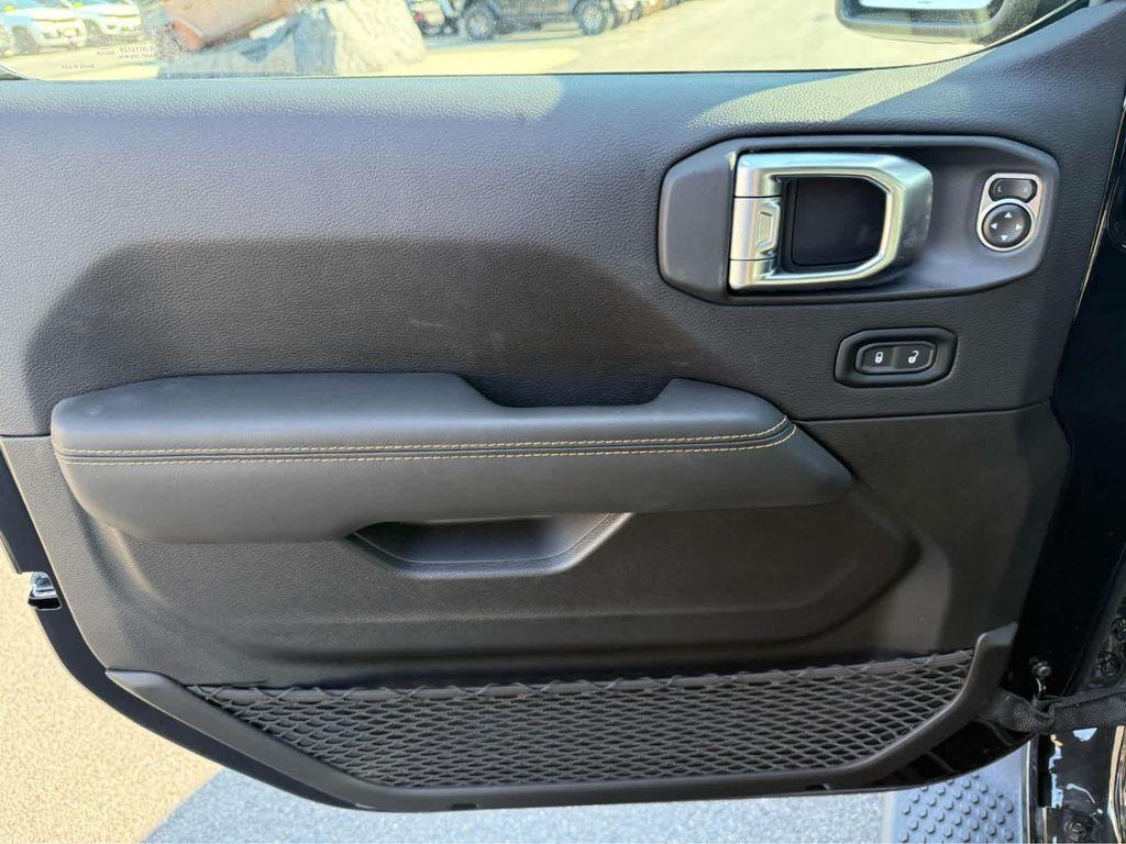 new 2025 Jeep Wrangler car, priced at $53,975