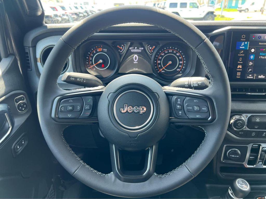 new 2025 Jeep Wrangler car, priced at $45,275