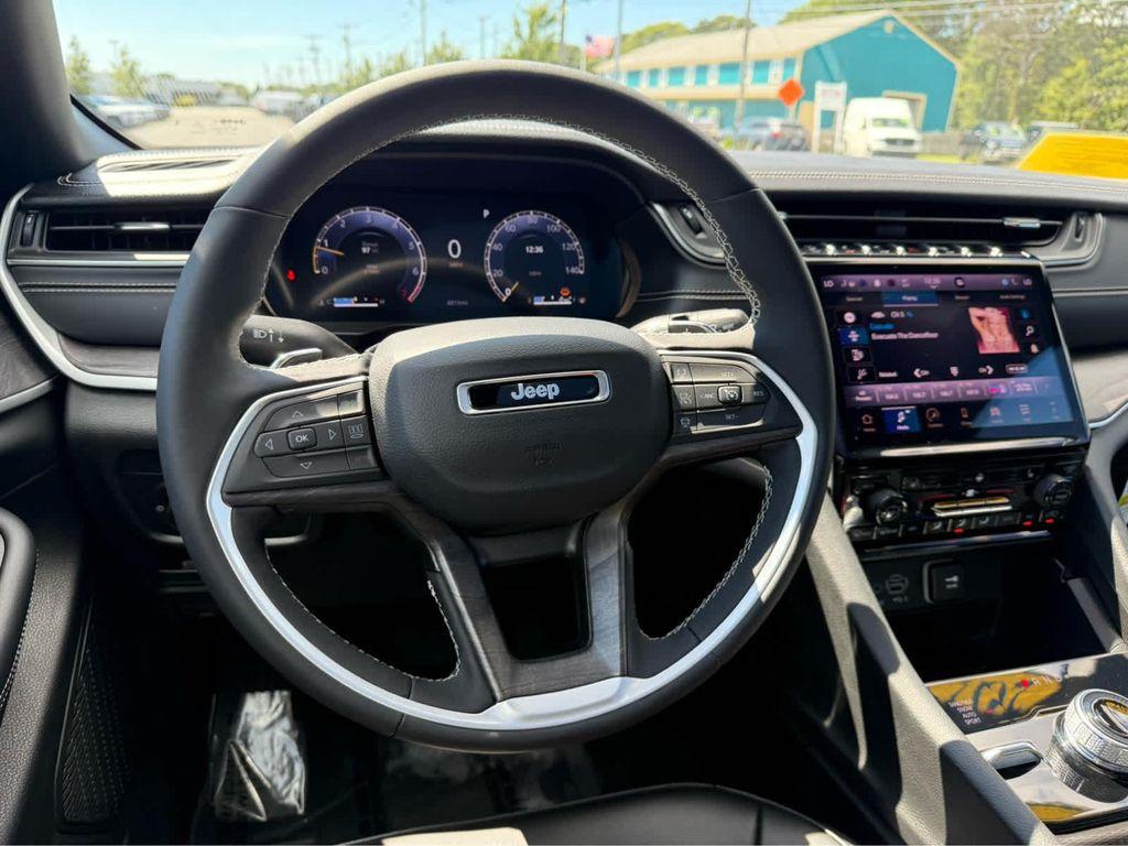 used 2025 Jeep Grand Cherokee car, priced at $43,975