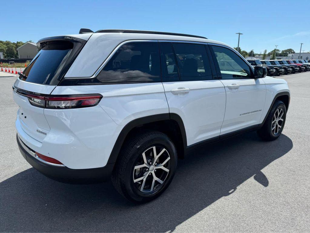 used 2025 Jeep Grand Cherokee car, priced at $43,975