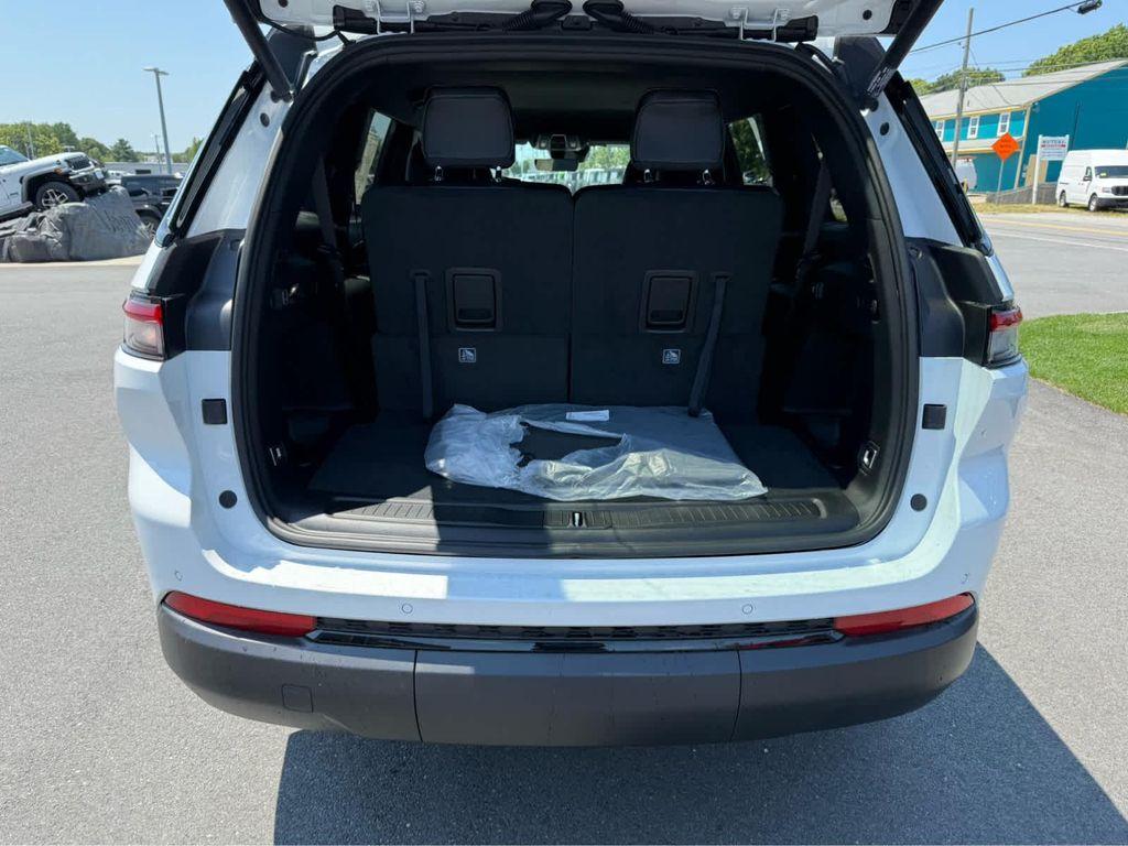 new 2025 Jeep Grand Cherokee L car, priced at $42,500