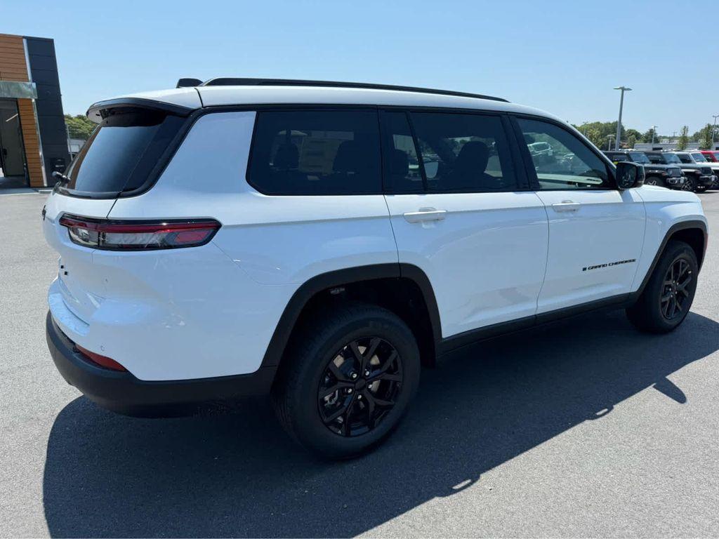 new 2025 Jeep Grand Cherokee L car, priced at $42,500