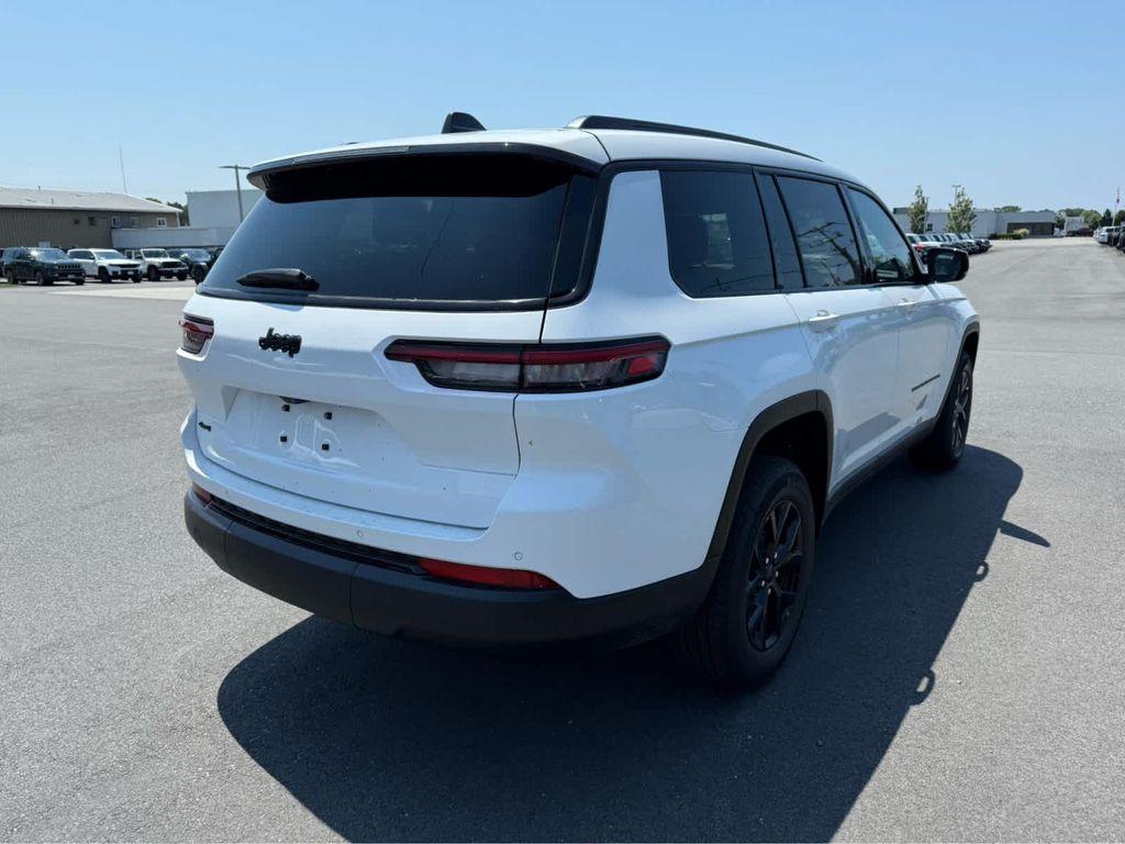 new 2025 Jeep Grand Cherokee L car, priced at $42,500