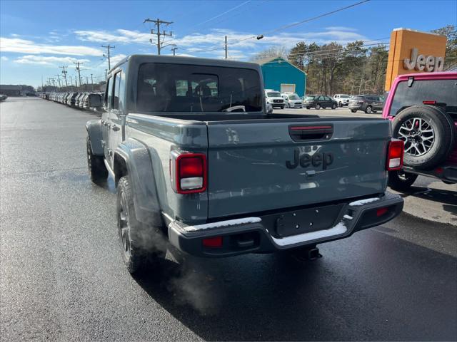 new 2025 Jeep Gladiator car, priced at $43,614