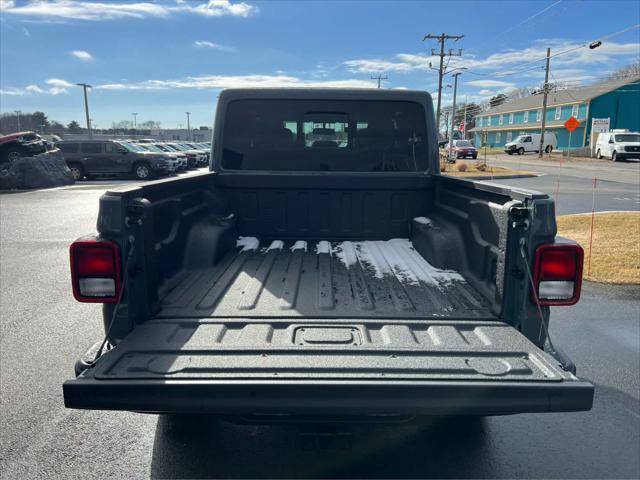 new 2025 Jeep Gladiator car, priced at $43,614