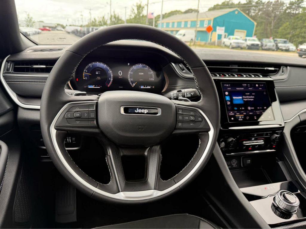 new 2025 Jeep Grand Cherokee L car, priced at $45,500