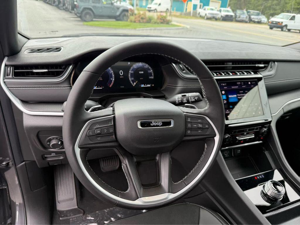 new 2025 Jeep Grand Cherokee L car, priced at $45,500