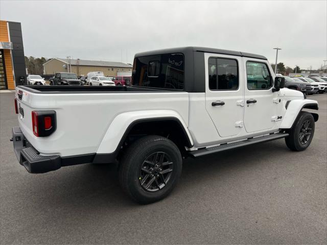 new 2025 Jeep Gladiator car, priced at $47,935