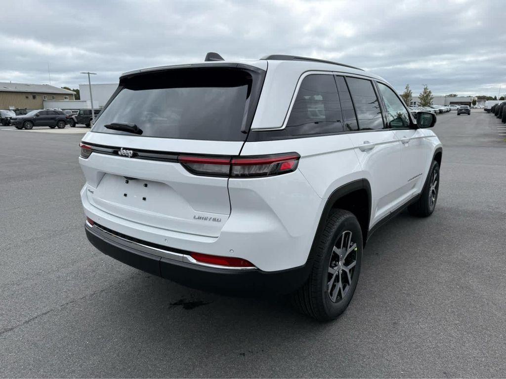 new 2025 Jeep Grand Cherokee car, priced at $45,250