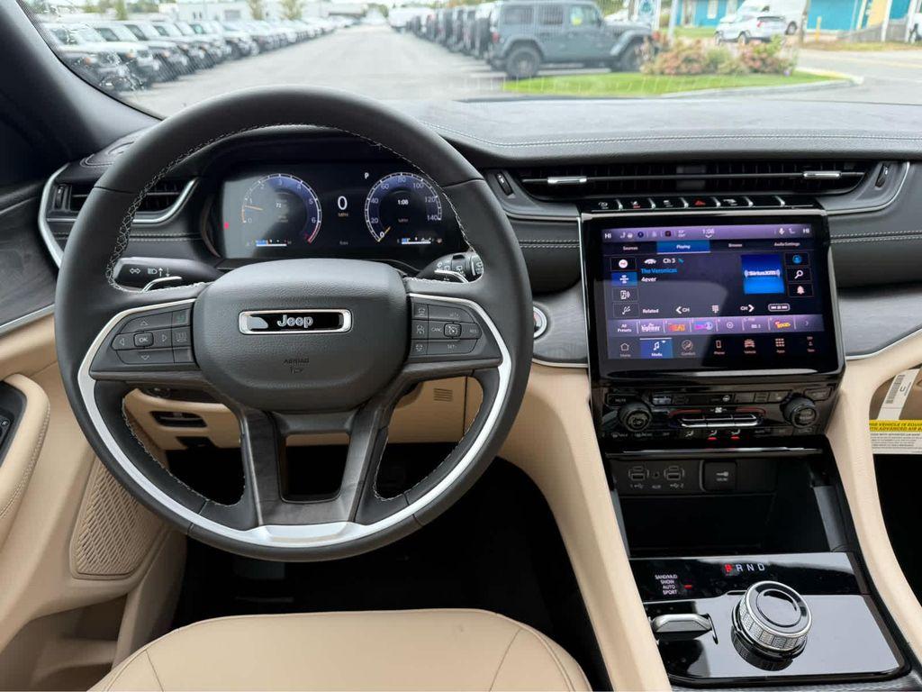 new 2025 Jeep Grand Cherokee car, priced at $45,250