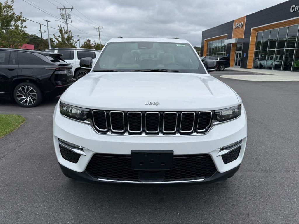 new 2025 Jeep Grand Cherokee car, priced at $45,250