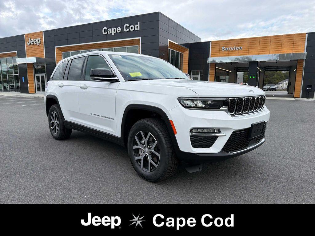 new 2025 Jeep Grand Cherokee car, priced at $45,250