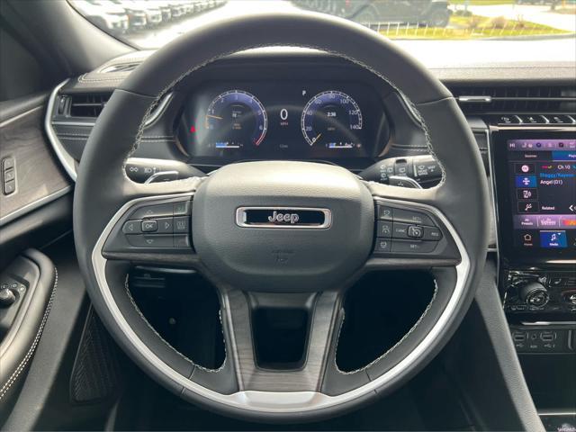 new 2025 Jeep Grand Cherokee car, priced at $48,975