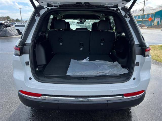 new 2025 Jeep Grand Cherokee car, priced at $48,975