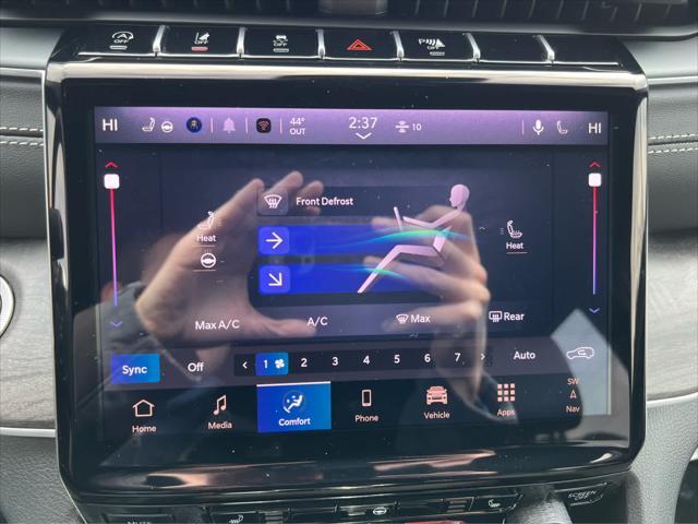 new 2025 Jeep Grand Cherokee car, priced at $48,975