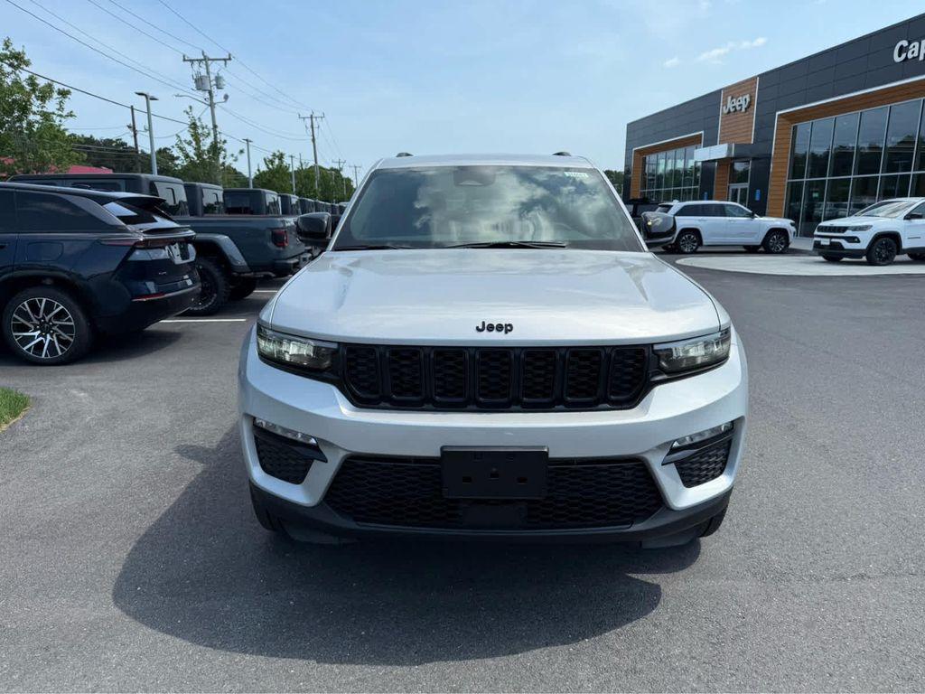 new 2025 Jeep Grand Cherokee car, priced at $45,750