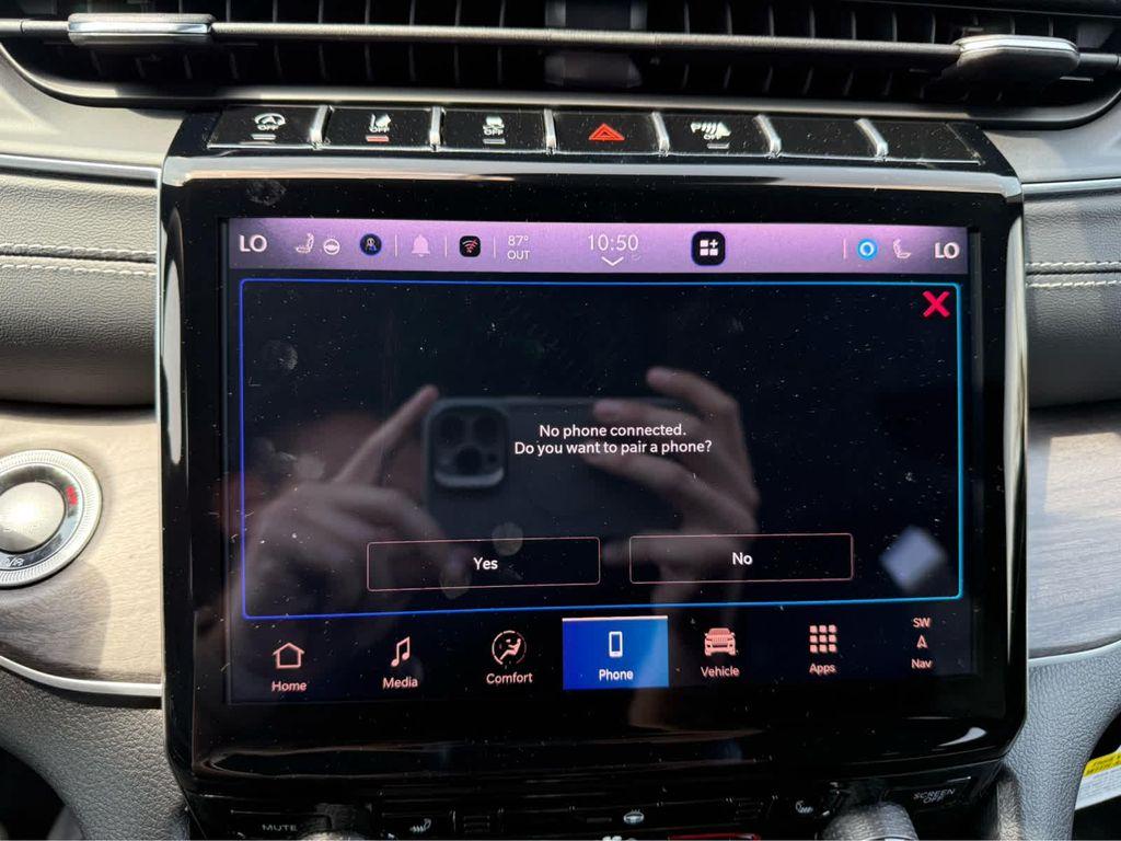 new 2025 Jeep Grand Cherokee car, priced at $45,750