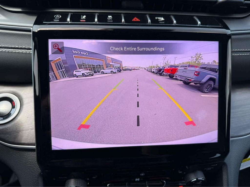 new 2025 Jeep Grand Cherokee car, priced at $45,750