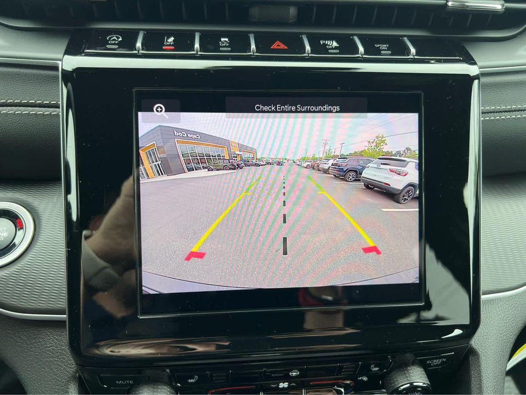 new 2025 Jeep Grand Cherokee car, priced at $40,750