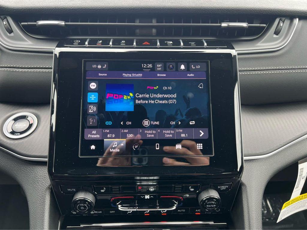 new 2025 Jeep Grand Cherokee car, priced at $40,750