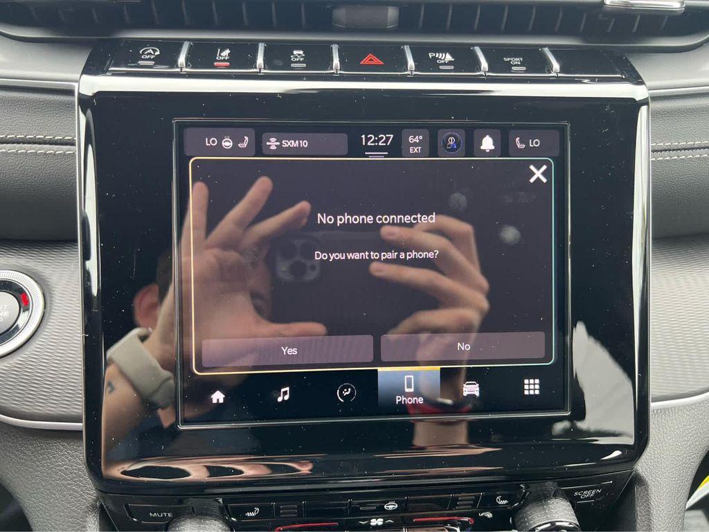 new 2025 Jeep Grand Cherokee car, priced at $40,750