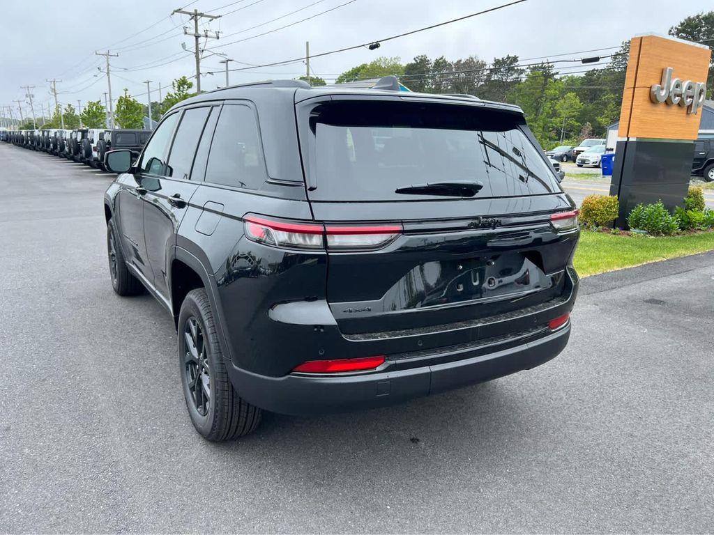 new 2025 Jeep Grand Cherokee car, priced at $40,750