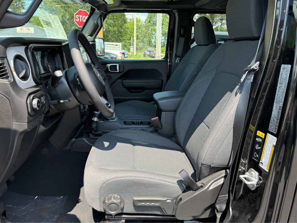 new 2025 Jeep Wrangler car, priced at $50,975