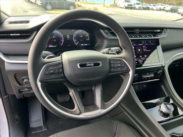 new 2025 Jeep Grand Cherokee car, priced at $40,500