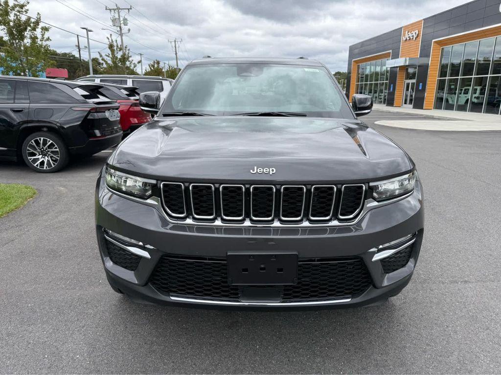 new 2025 Jeep Grand Cherokee car, priced at $48,250