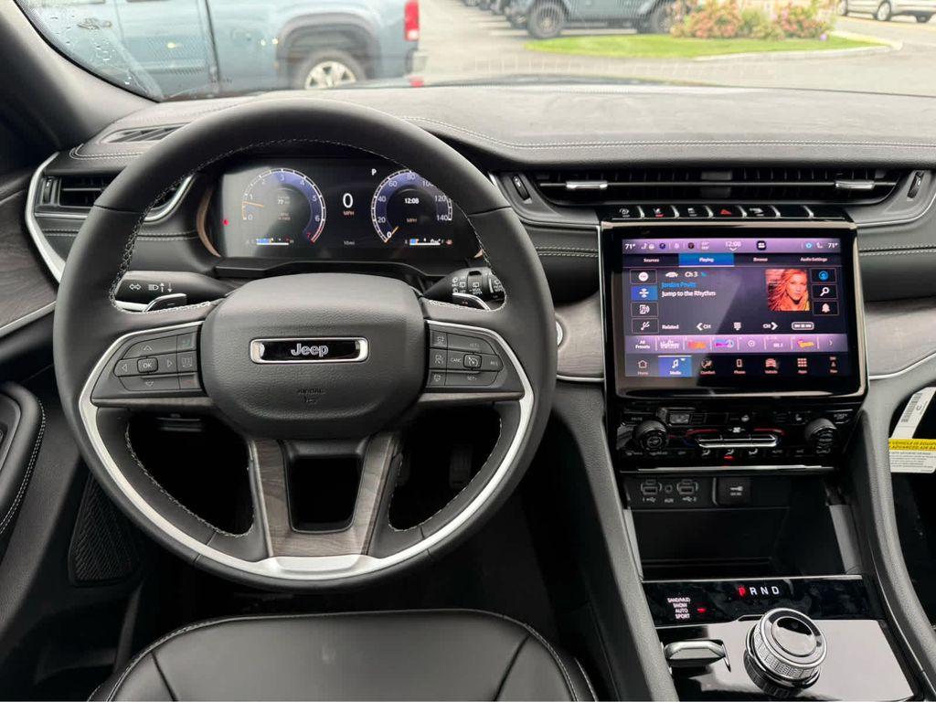 new 2025 Jeep Grand Cherokee car, priced at $48,250