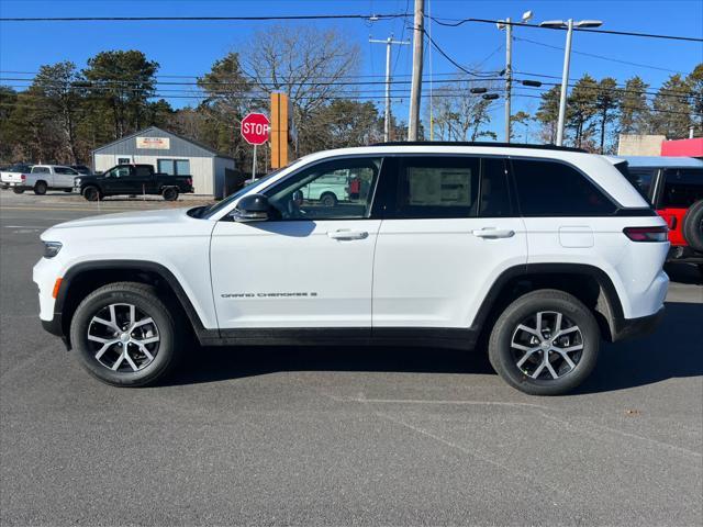 new 2025 Jeep Grand Cherokee car, priced at $48,215