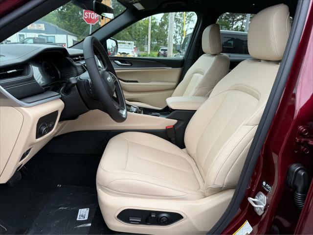 new 2025 Jeep Grand Cherokee car, priced at $46,742