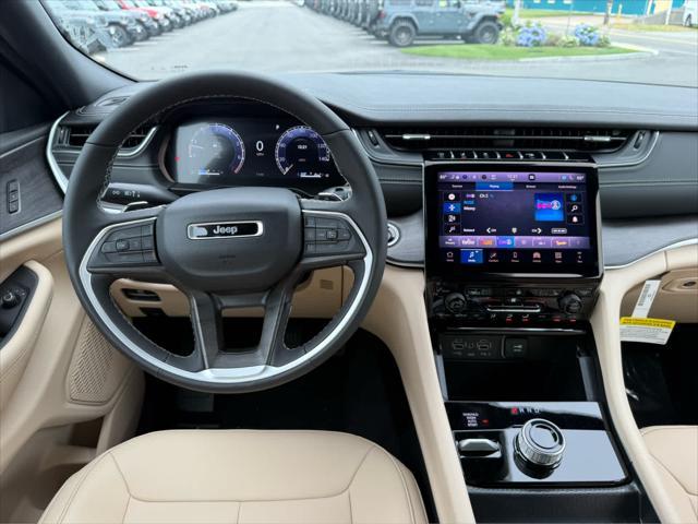 new 2025 Jeep Grand Cherokee car, priced at $46,742