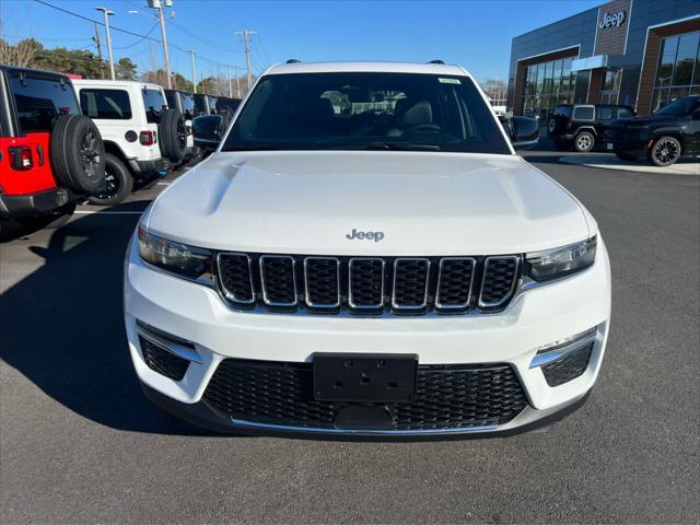 new 2025 Jeep Grand Cherokee car, priced at $48,215