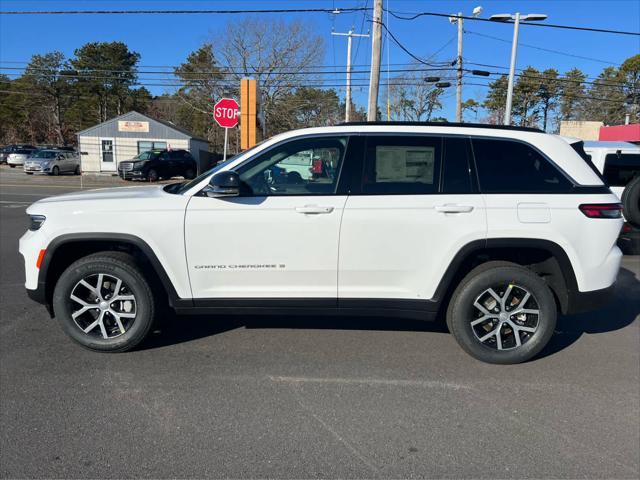 new 2025 Jeep Grand Cherokee car, priced at $48,215