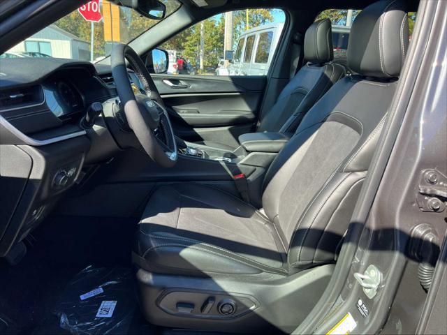 new 2025 Jeep Grand Cherokee L car, priced at $50,175