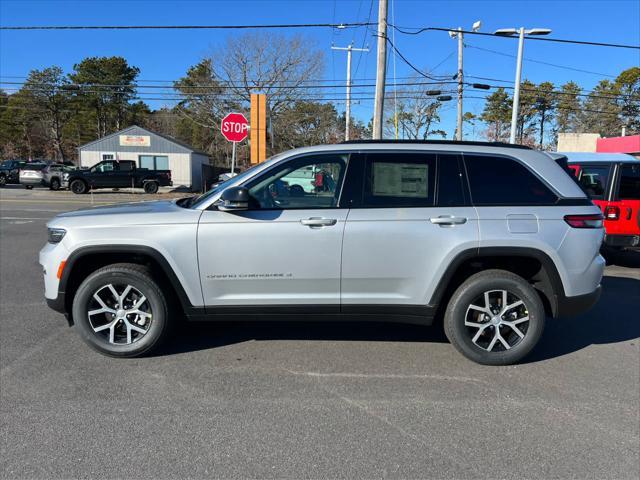 new 2025 Jeep Grand Cherokee car, priced at $48,810