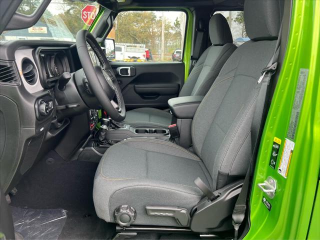 new 2025 Jeep Gladiator car, priced at $52,790